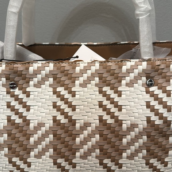 Calvin Klein Brown and White Woven Tote Bag NWT - Picture 3 of 16